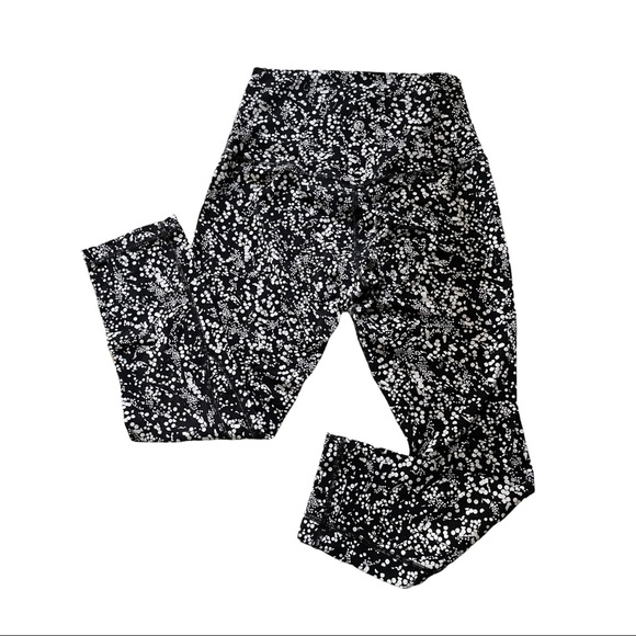 lululemon athletica Pants - Lululemon Leggings Cropped Black & White Polka Dot Size 4